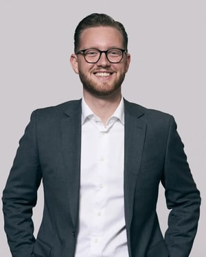 team-portrait-alfred-bukh-johannesen-4x5-1200x1500