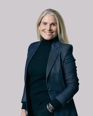 team-portrait-camilla-harder-hartvig-4x5-1200x1500