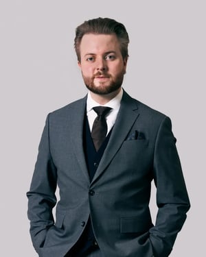 team-portrait-daniell-ingemann-fangel-skourup-4x5-1200x1500